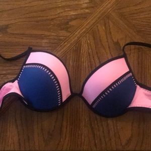 34DD Victoria’s Secret bikini top with support